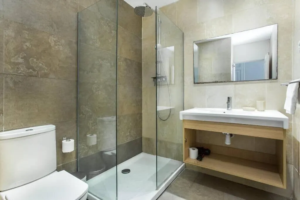 4Bedroom Apart With Balcony In Las Ramblas 3-2 Barcelona