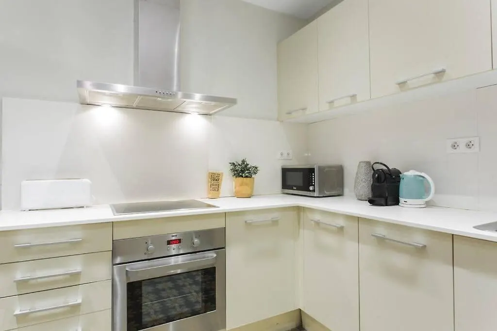 Apartment 4Bedroom Apart With Balcony In Las Ramblas 3-2 Barcelona Spain