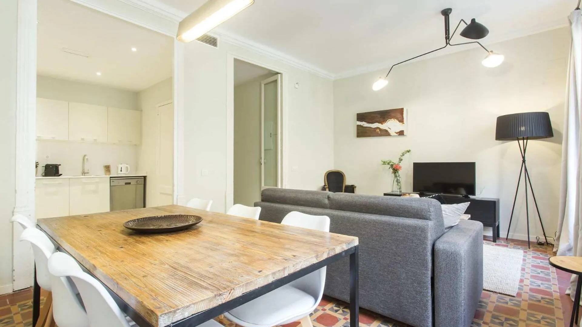 Apartman 4Bedroom Apart With Balcony In Las Ramblas 3-2 Barcelona