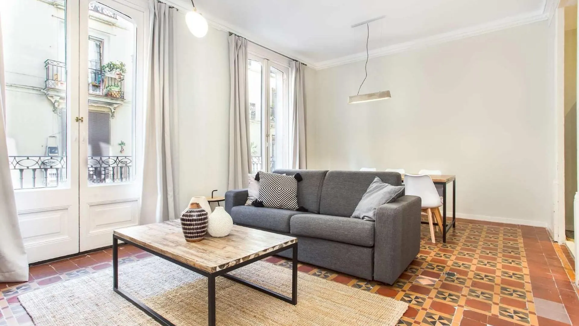 4Bedroom Apart With Balcony In Las Ramblas 3-2 Barcelona 0*,  Spanyolország